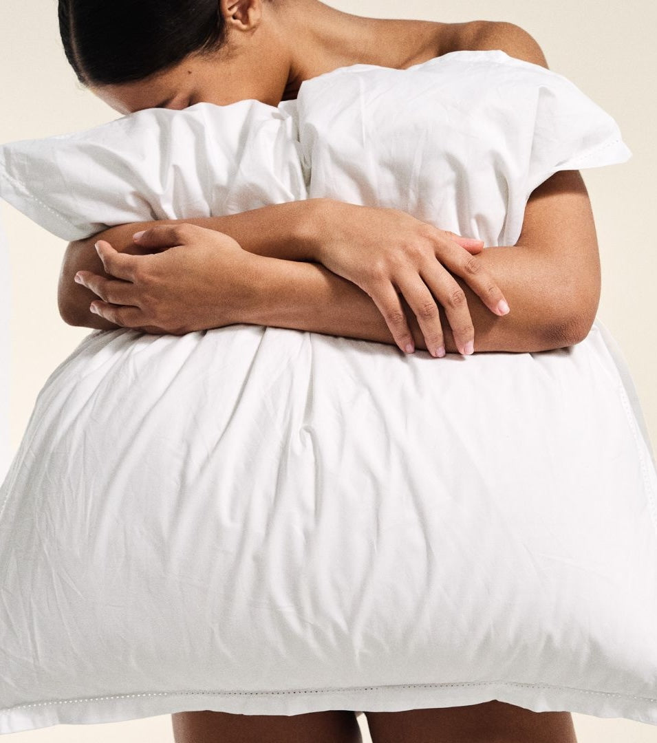 La peau se régénère-t-elle vraiment la nuit ? Ce que dit la science